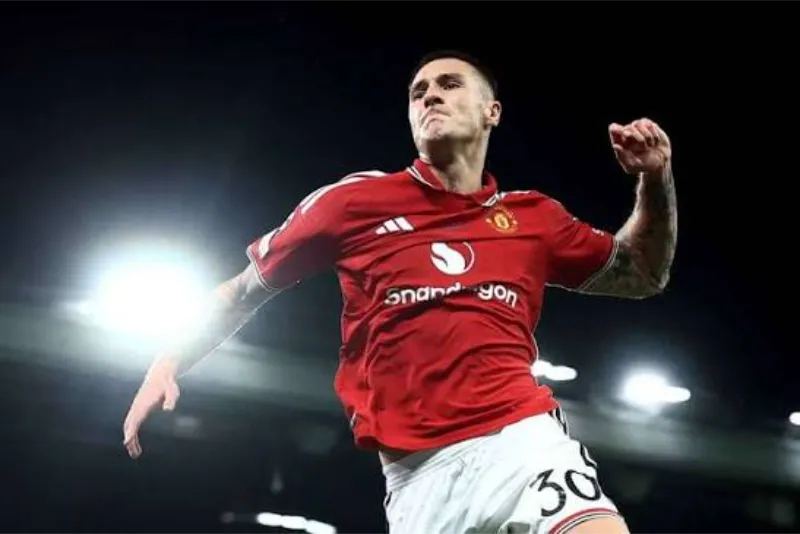 Carrick praises Sesko as Manchester United striker builds form before derby