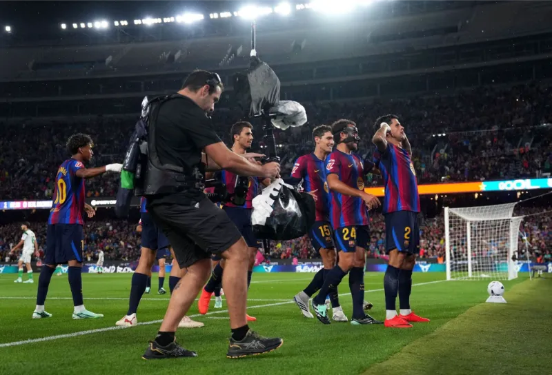 Raphinha Hat-Trick Powers Unstoppable Barça to Seven Goals Against Racing Santander