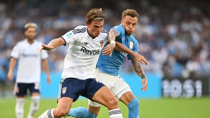 Como stun Napoli again as Douvikas seals huge Serie A upset