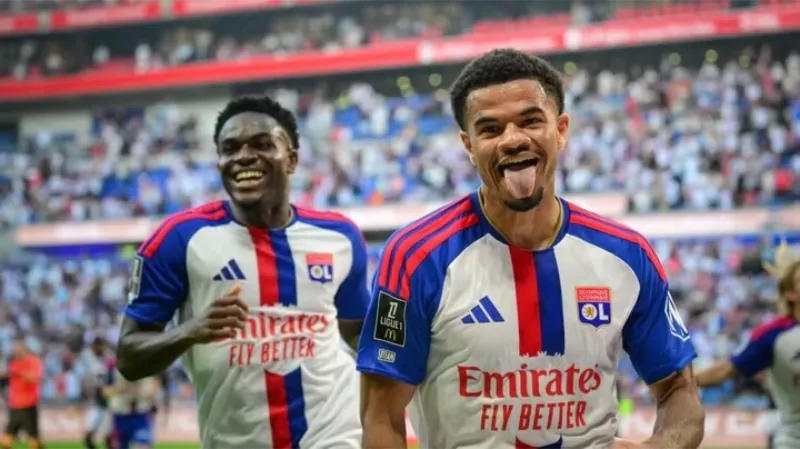 Lyon go top as Nuamah goal and assist inspire convincing Auxerre win