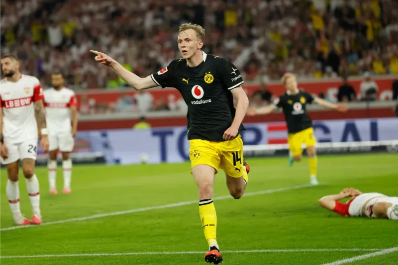 Dortmund maintain perfect Bundesliga start through Beier’s late strike