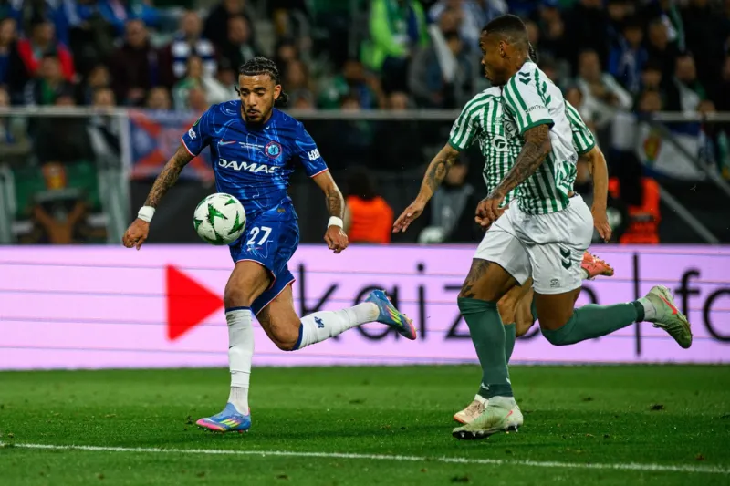 Chelsea future and France recall at stake for Malo Gusto