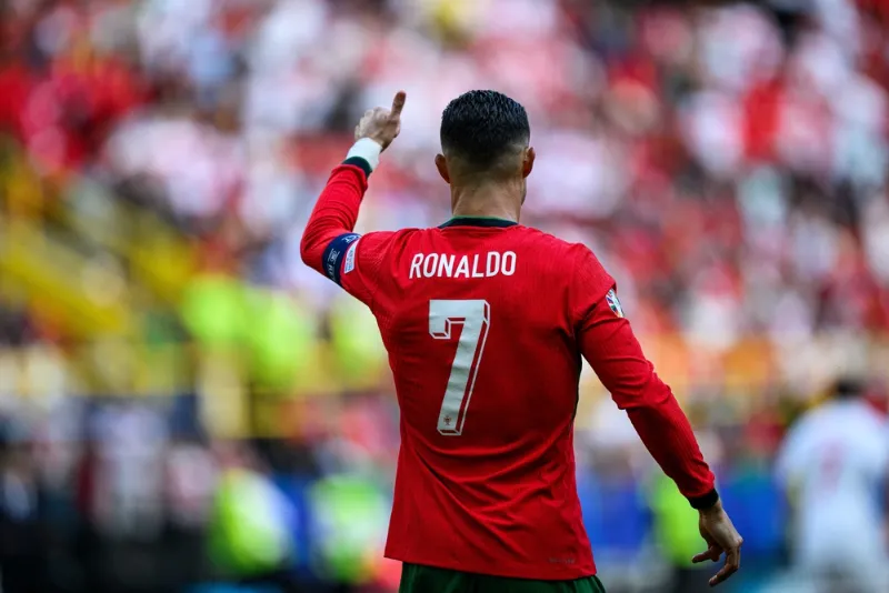 Portugal captain Ronaldo remains in contention under new boss Jorge Jesus