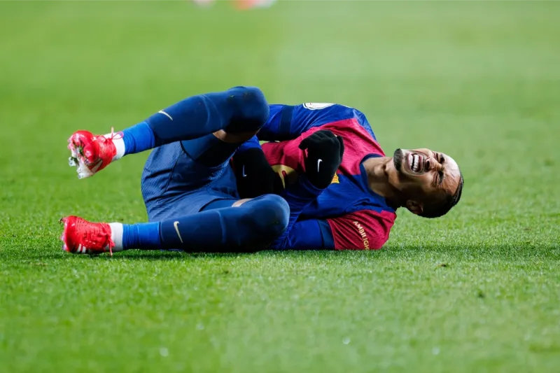 Raphinha leaves Brazil camp with thigh problem ahead of Barcelona return