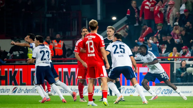 Schalke move into Bundesliga top half after beating winless Union Berlin