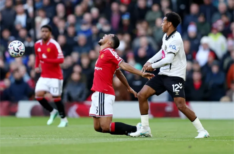 Bournemouth thrash Manchester United as pressure mounts on Carrick
