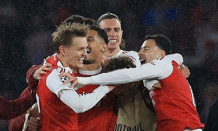 Premier League weekend spotlight: Arsenal stand on the brink as West Ham trip could shape the title