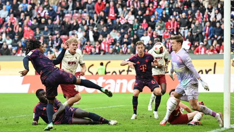 Fellhauer sets Bundesliga record as Augsburg hold Bayern to 2-2 draw