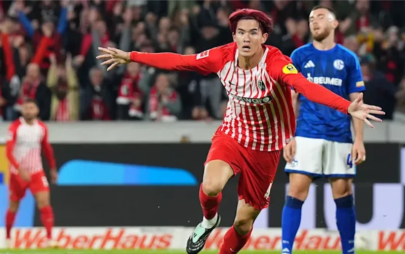 Freiburg defy bumerical disadvantage to defeat Schalke 2-1