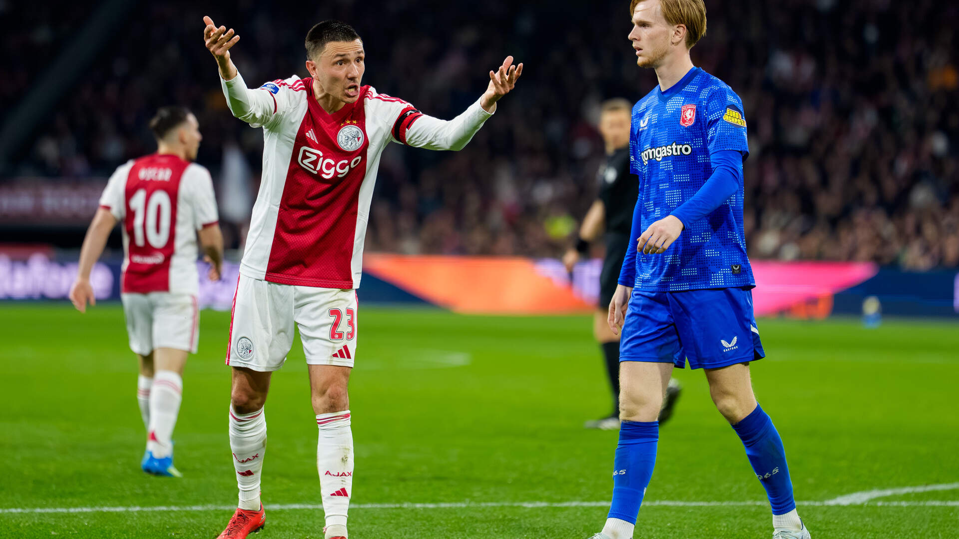 Ajax are dropping out of the top 4 after a disappointing loss to FC Twente.