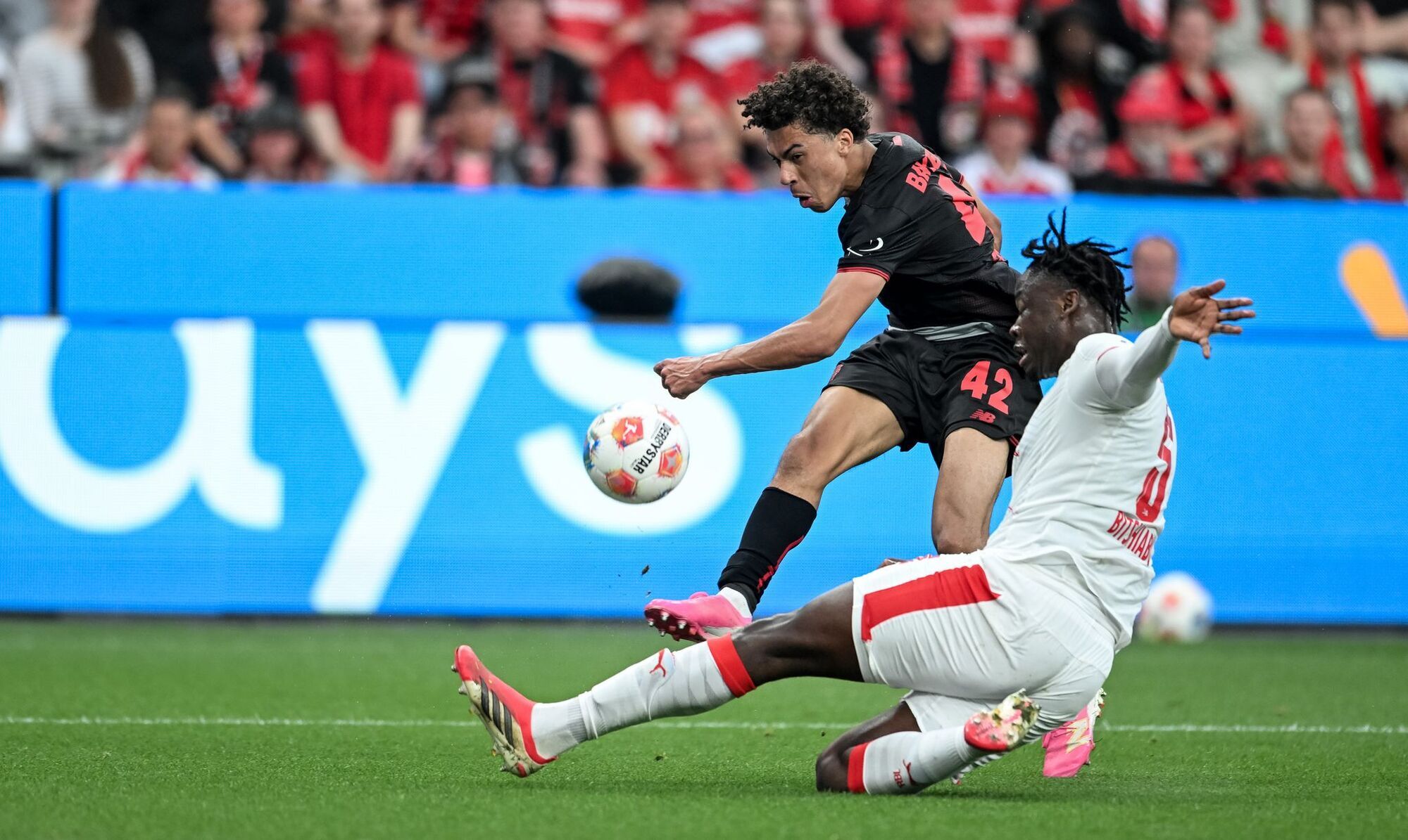 Leverkusen storms past Leipzig to crash back into the top 4 and ignite the Champions League race