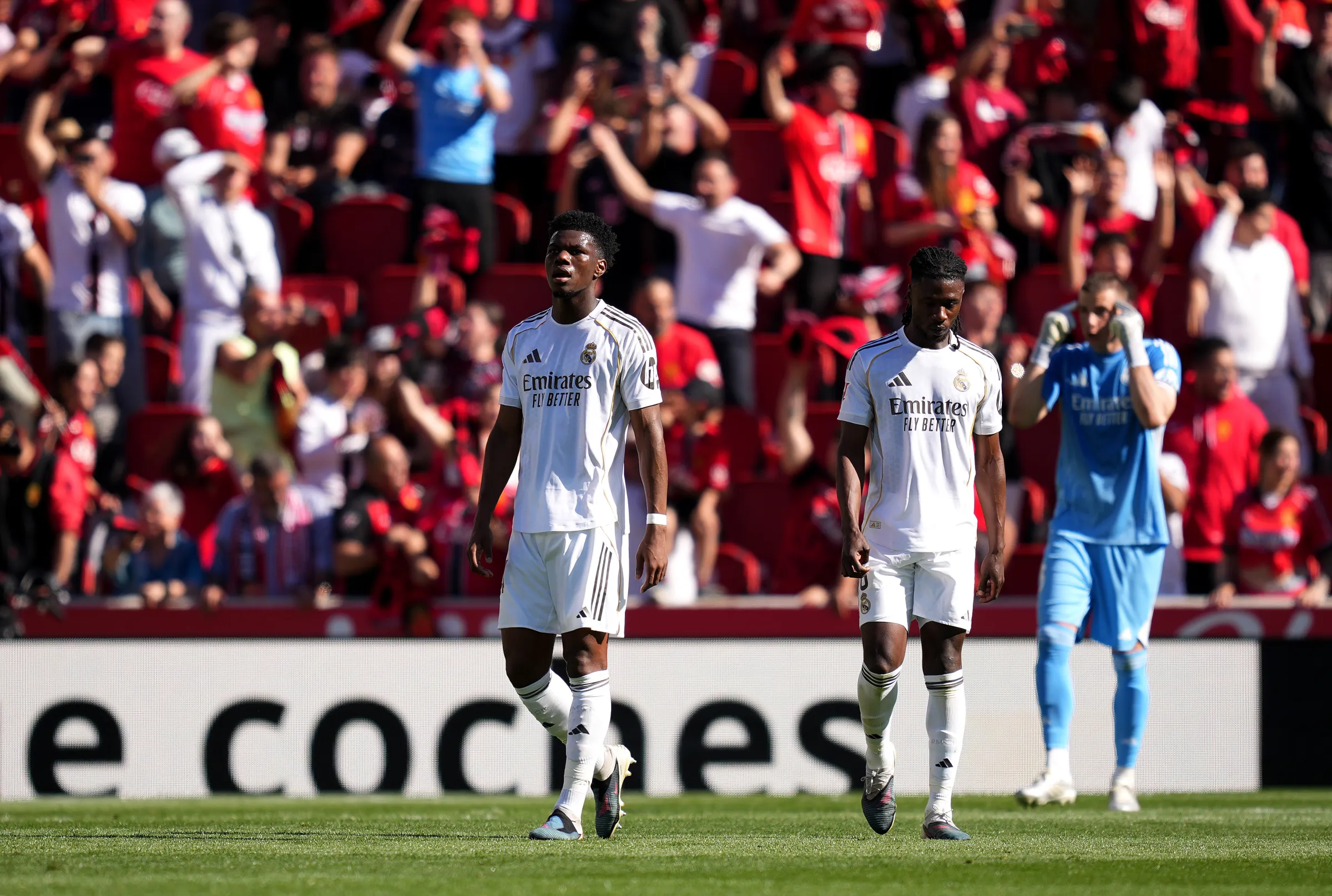 A late goal from Mallorca dealt a heavy blow to Real Madrid's hopes of winning the league title.