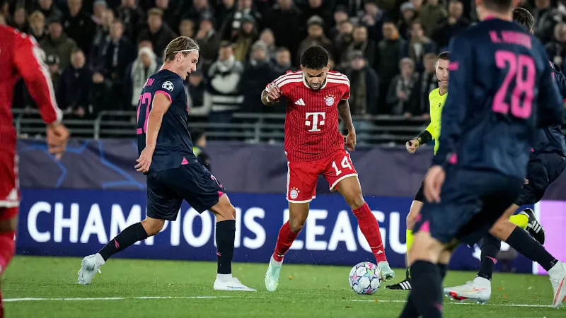 Viking snatch dramatic draw as 10 man Bayern surrender late lead