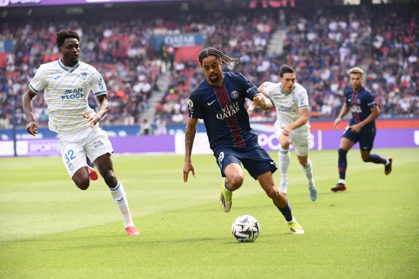 Late Tosin strike stuns PSG as Lorient snatch point in title race twist