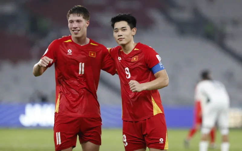 Vietnam fight back to beat Pakistan 4-2 and set up Malaysia playoff