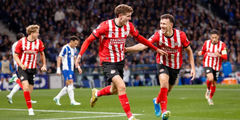 PSV survive Porto pressure to claim narrow victory at the Dragao
