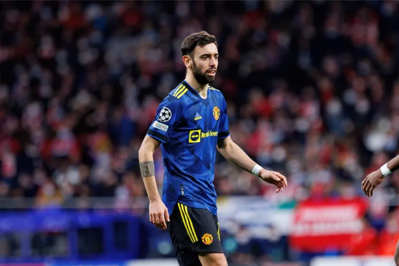 Fernandes and Carrick ease tensions ahead of crucial Chelsea clash