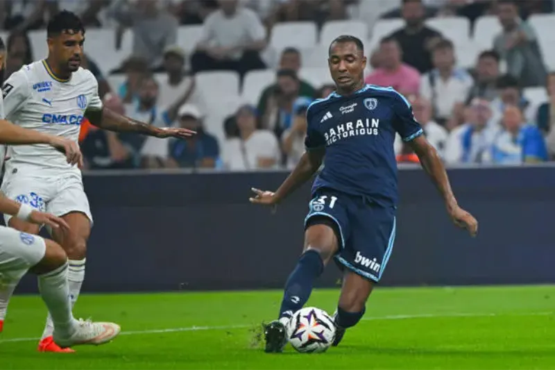 Paris FC beat Marseille for first time at Velodrome as Sinayoko seals dramatic win