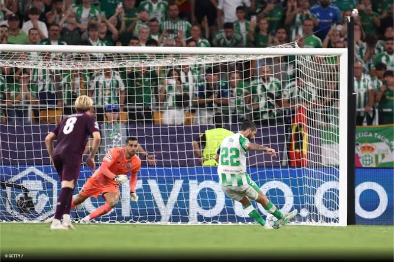 Antony helps inspire Betis fightback as Porto suffer second European defeat