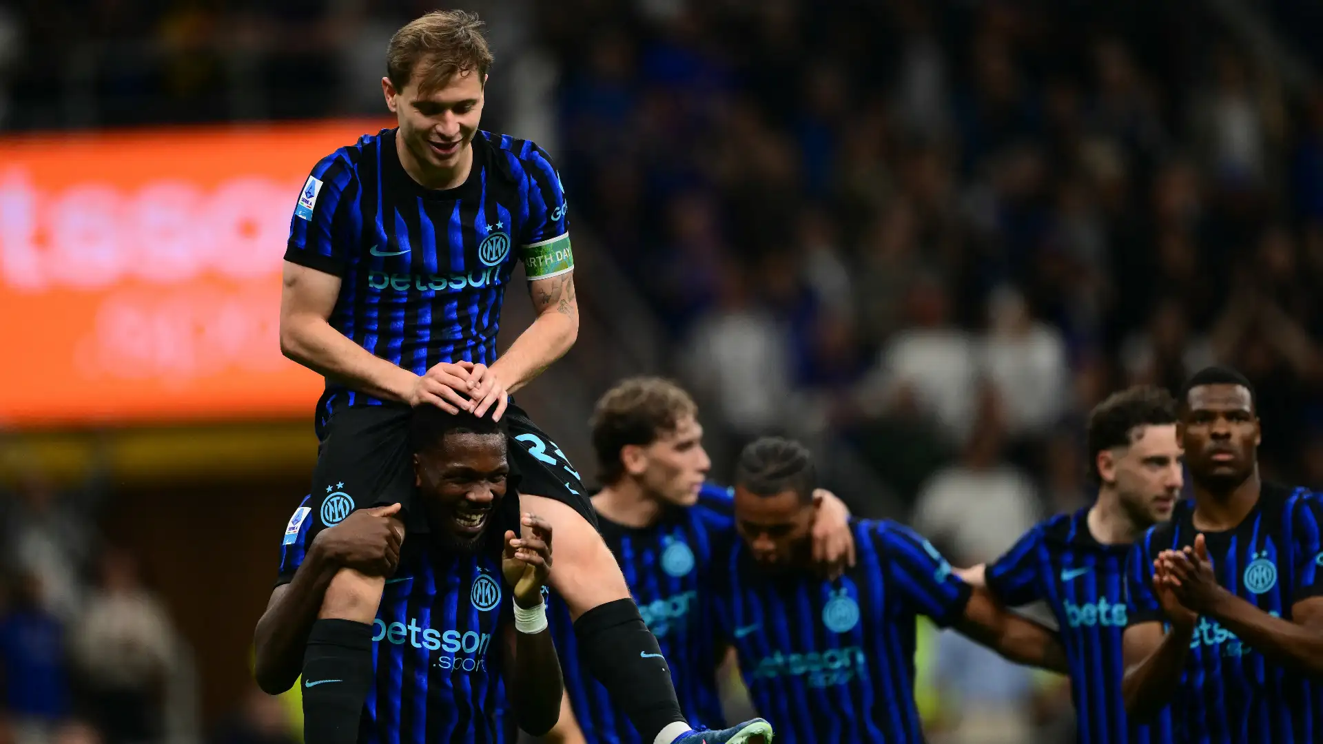 Inter crush Cagliari to stretch Serie A lead and close in on title