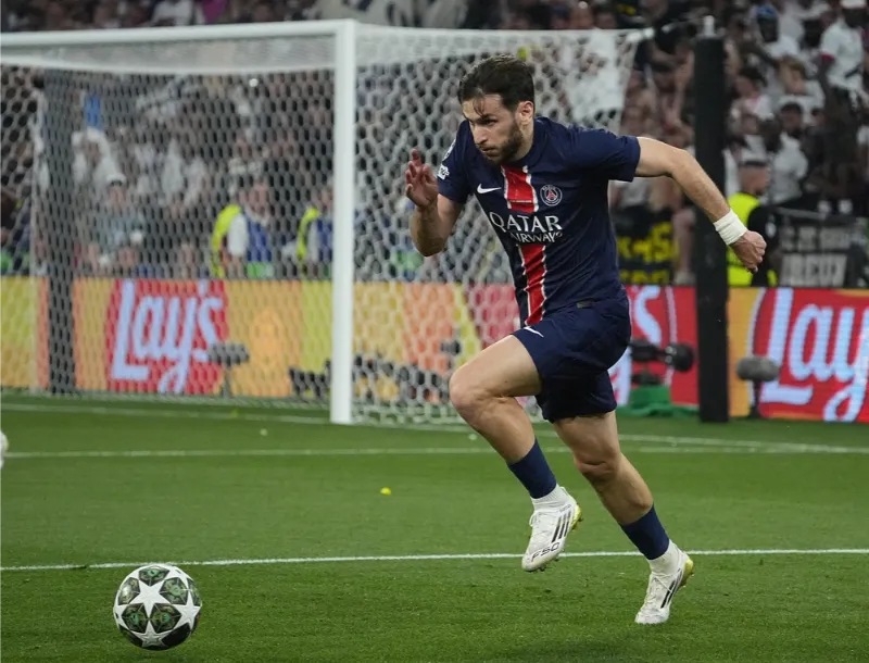 PSG confirm Kvaratskhelia will begin rehabilitation after knee operation