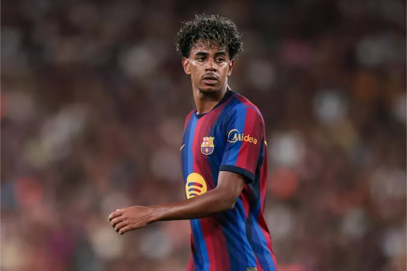 Barcelona wait on Yamal fitness as Flick weighs starting teenager at Valencia