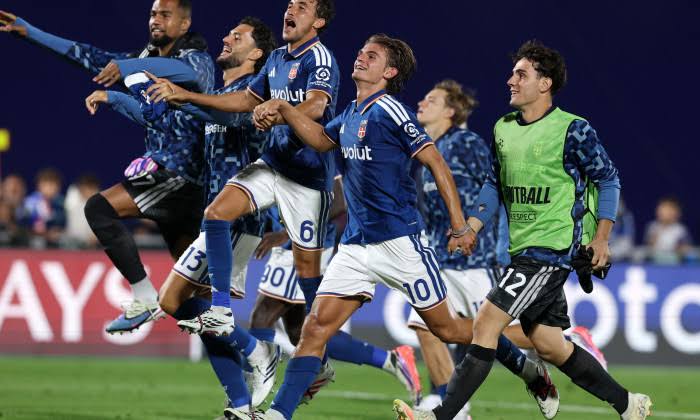 Como make dream Champions League debut with emphatic Leipzig win
