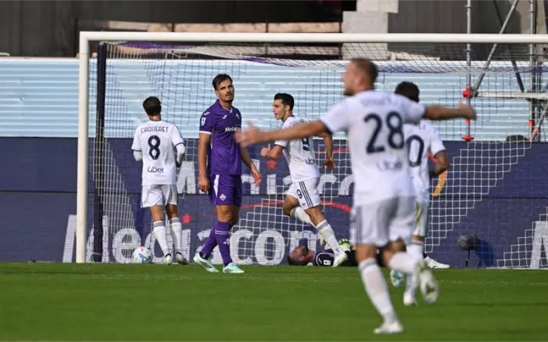 Como climb into top four as Fiorentina’s struggles continue